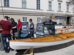 Előadásokkal, bemutatókkal és kísérletekkel is várják az érdeklődőket a IV. Tudományfesztiválon a Magyar Nemzeti Múzeum kertjében 2014. április 24-én és 25-én.