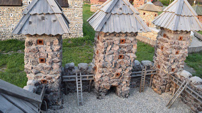 Vármakett-park Dinnyésen 2