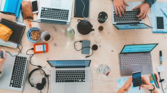 Munkahelyváltás tudatosan – hogyan segíthet a Jooble?