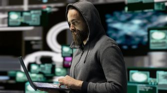 Miért veszélyes a social engineering és hogyan védekezhetünk ellene?
