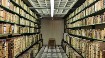 Az ELTE muzeális könyvtári gyűjteménye új ideiglenes otthont kapott
