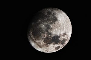 Az ősi élet jeleivel lehet tele a Hold