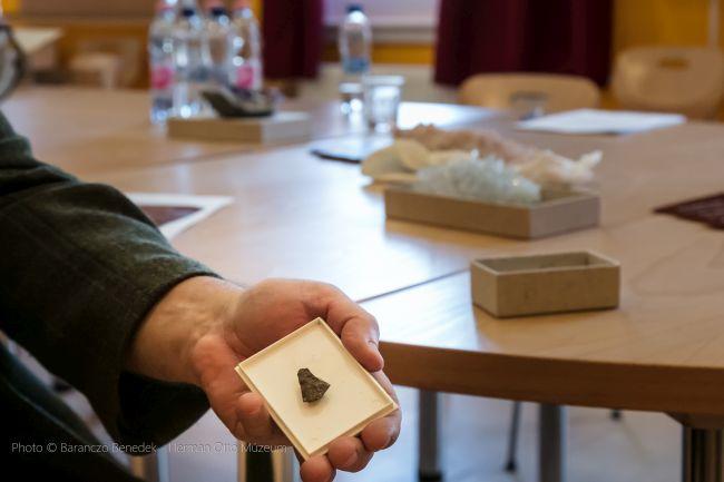Új ásványra bukkant egy amatőr kutató Rudabányán, az ásvány neve Rudabányait lett a Nemzetközi Ásványtani Társaság (IMA) elfogadása után.