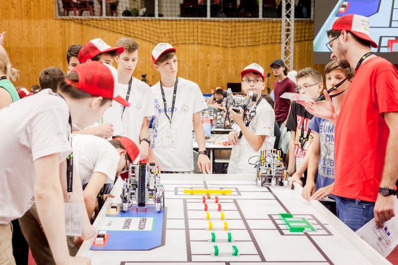Rekord a World Robot Olympiad Lego robotépítési és -programozási versenyen