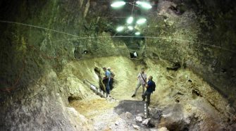 Több száz neandervölgyi pattintott kőszerszámot találtak