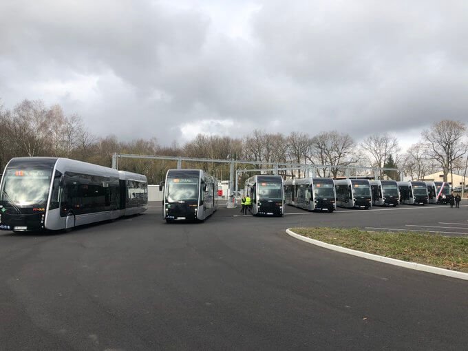 Az egyenként 18,61 méteres járművek nyolctagú buszflottája közül 2019 decemberében hat indult útjára.
