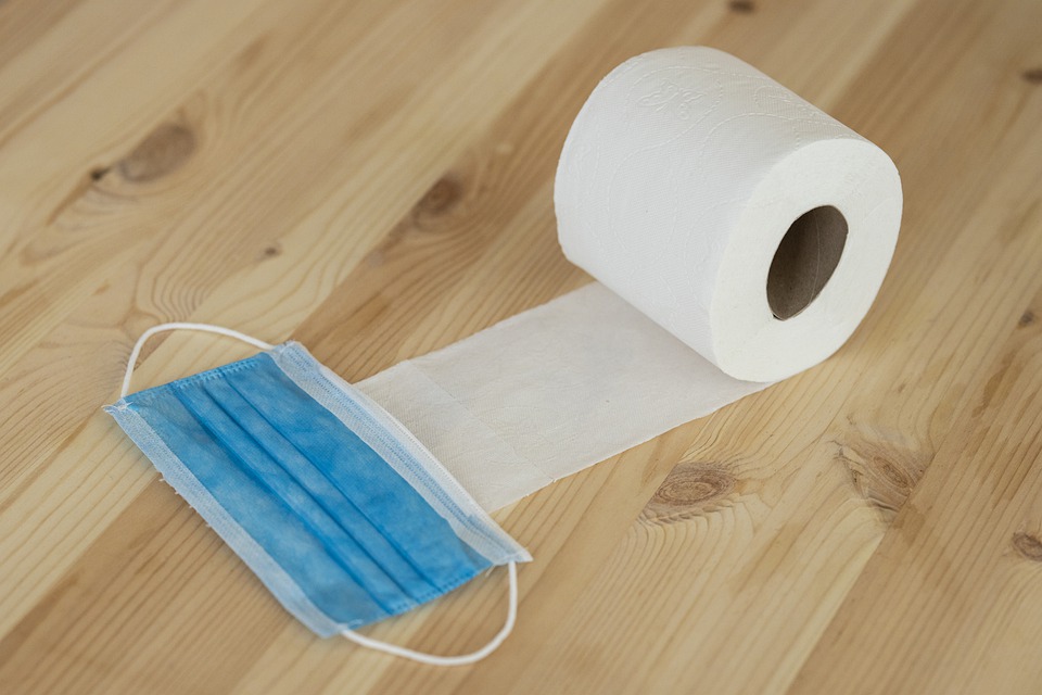 A hengerelt WC-papír szabadalmát 1891-ben adták ki, de Európába csak az 1920-as évek végén került.