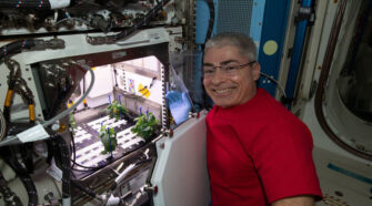 Amerikai űrrekord: Mark Vande Hei 355 napot töltött az űrben