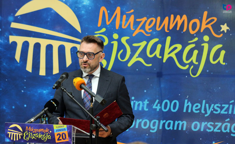 dr. Sári Zsolt közgyűjteményi és örökségvédelemért felelős államtitkár